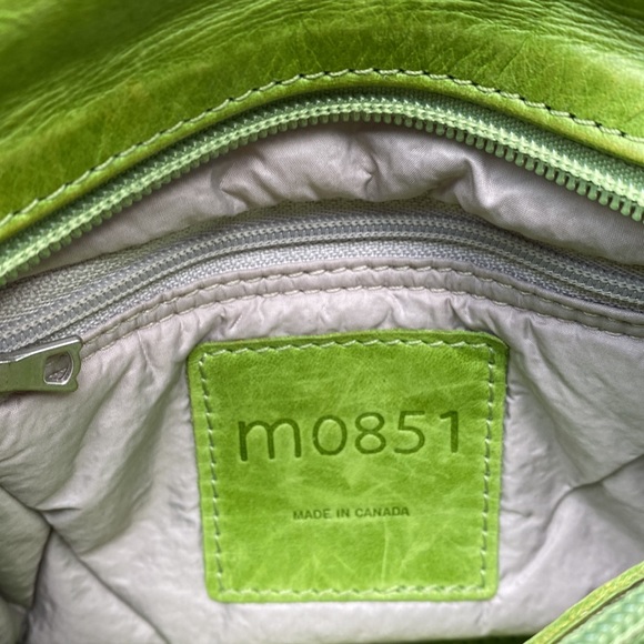 MO851 Clutch / Wristlet - Picture 3 of 7